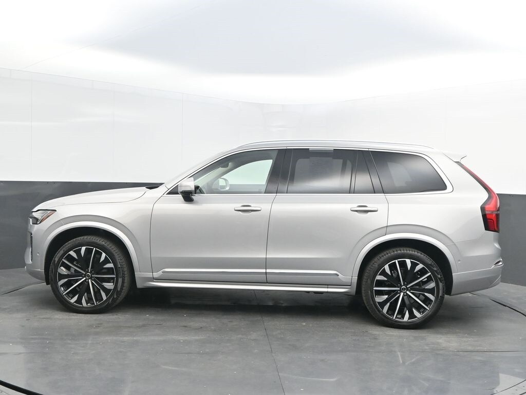 2025 Volvo XC90 B5 Plus photo 4