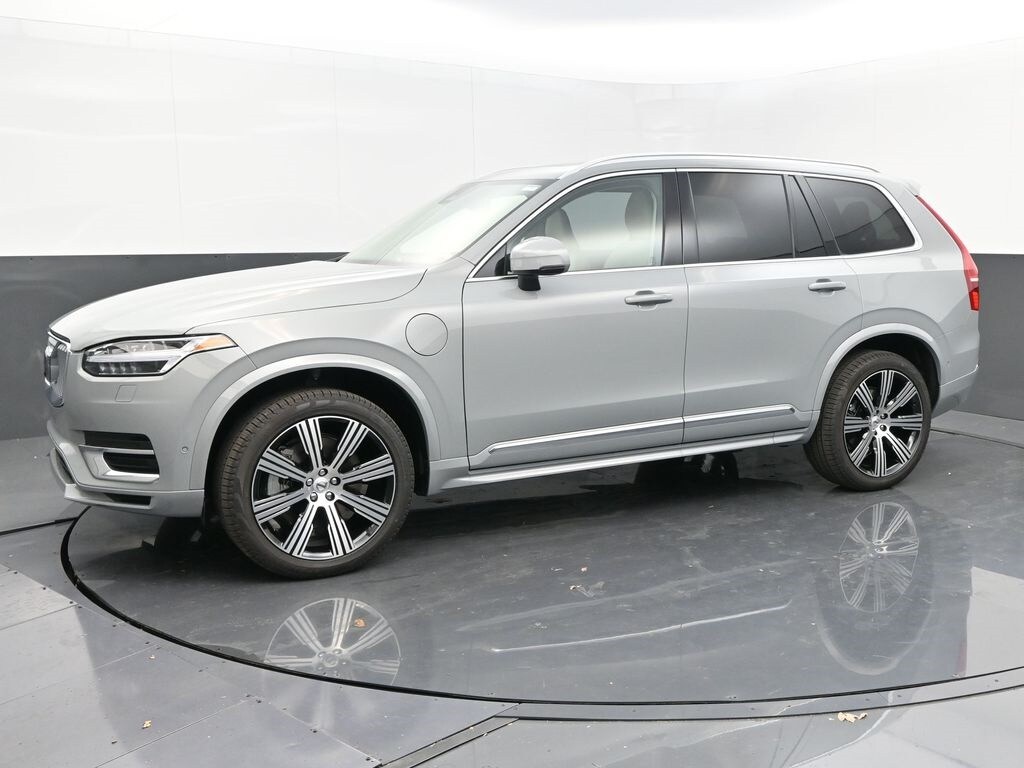 2025 Volvo XC90 T8 Plus photo 4
