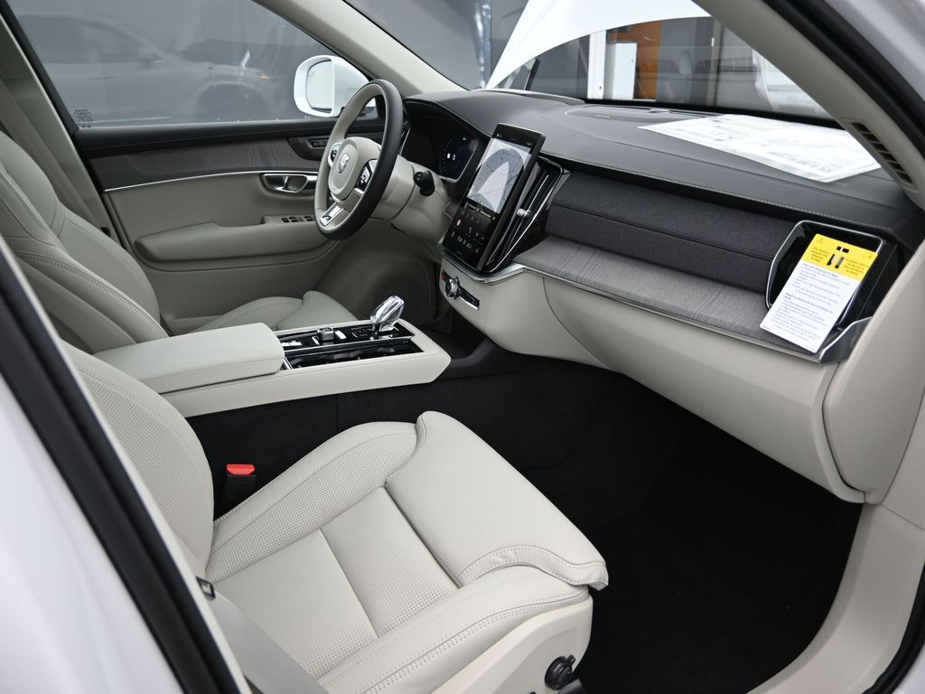 2026 Volvo XC90 Ultra - Photo 38