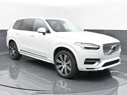 2025 Volvo XC90 plug-in hybrid T8 Plus 6-Seater SUV