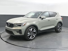 2023 Volvo XC40 B5 Plus Bright Theme SUV