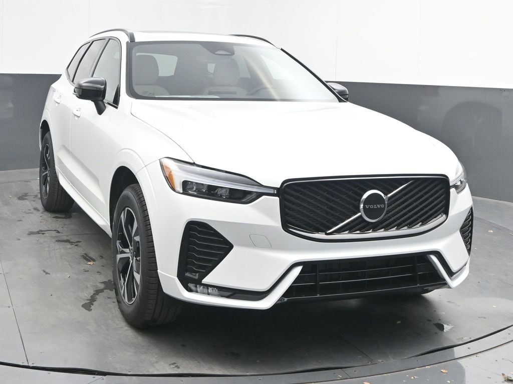 2026 Volvo XC60 Core's photo
