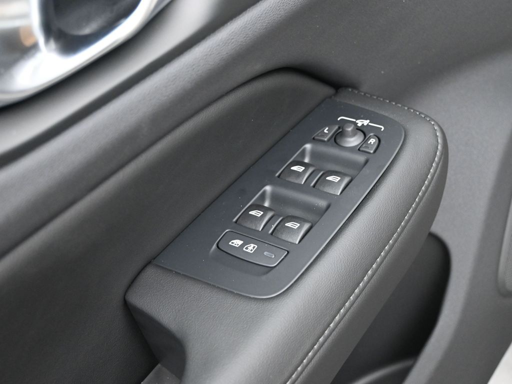 2026 Volvo V60 Cross Country Plus - Photo 11