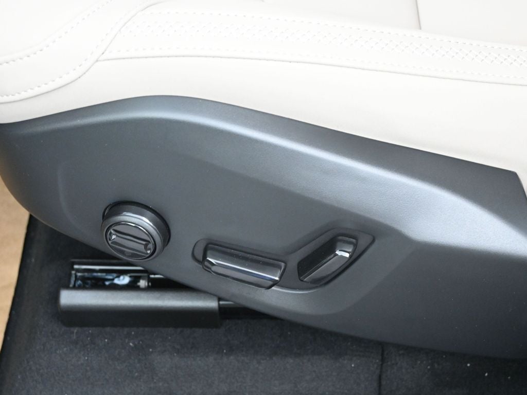 2026 Volvo XC60 Core - Photo 12