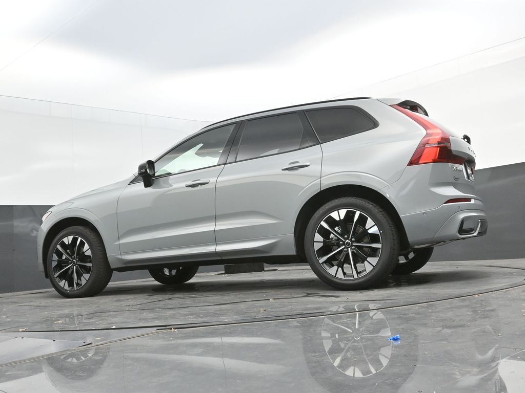 2026 Volvo XC60 Plus - Photo 22