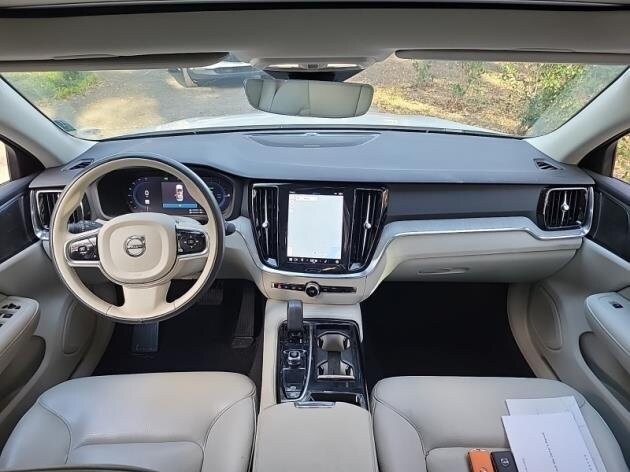 2024 Volvo S60 Recharge T8 Plus photo 3