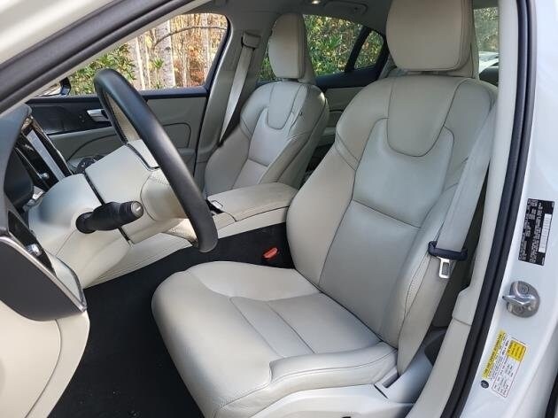 2024 Volvo S60 Recharge T8 Plus photo 2