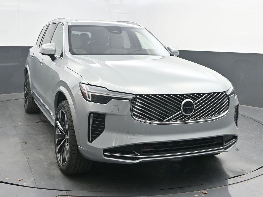 2026 Volvo XC90 Plus's photo