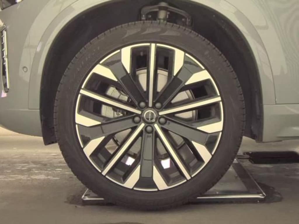 Used 2026 Volvo XC90 B6 Plus 7-Seater SUV