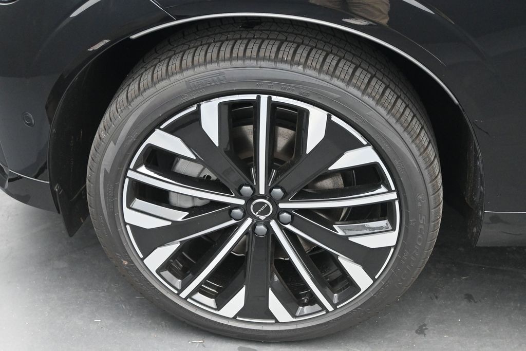 New 2026 Volvo XC60 B5 Ultra SUV