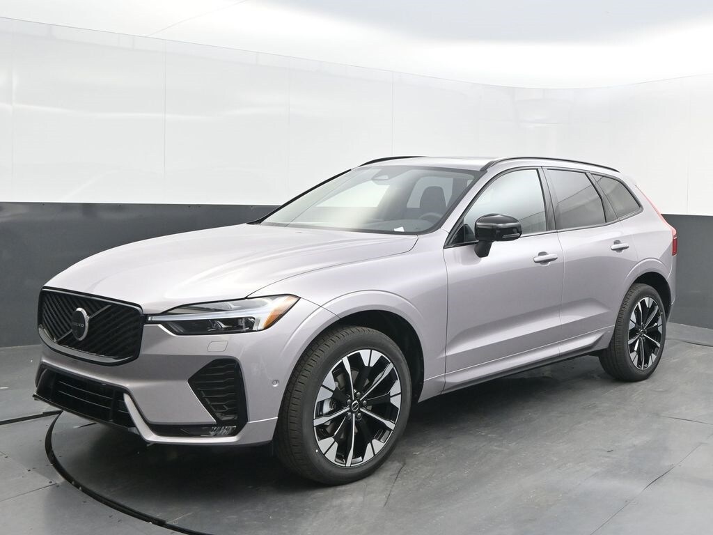 2026 Volvo XC60 B5 Plus photo 3