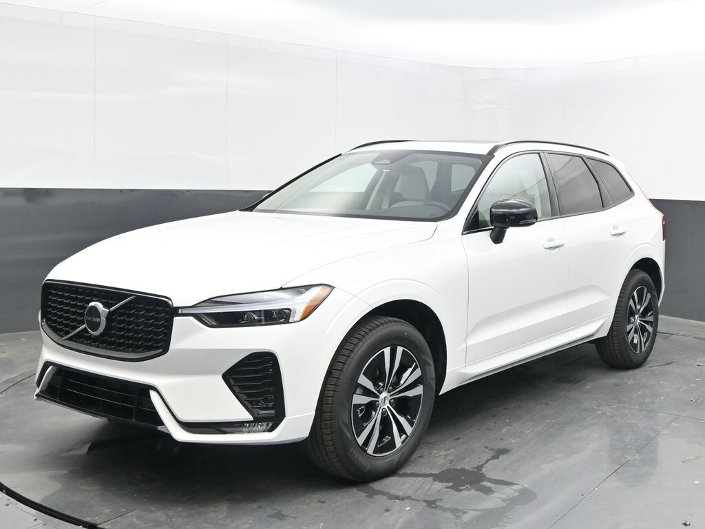2025 Volvo XC60 B5 Core photo 3