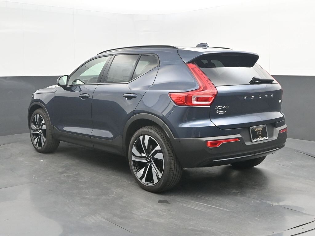 New 2026 Volvo XC40 B5 Plus SUV