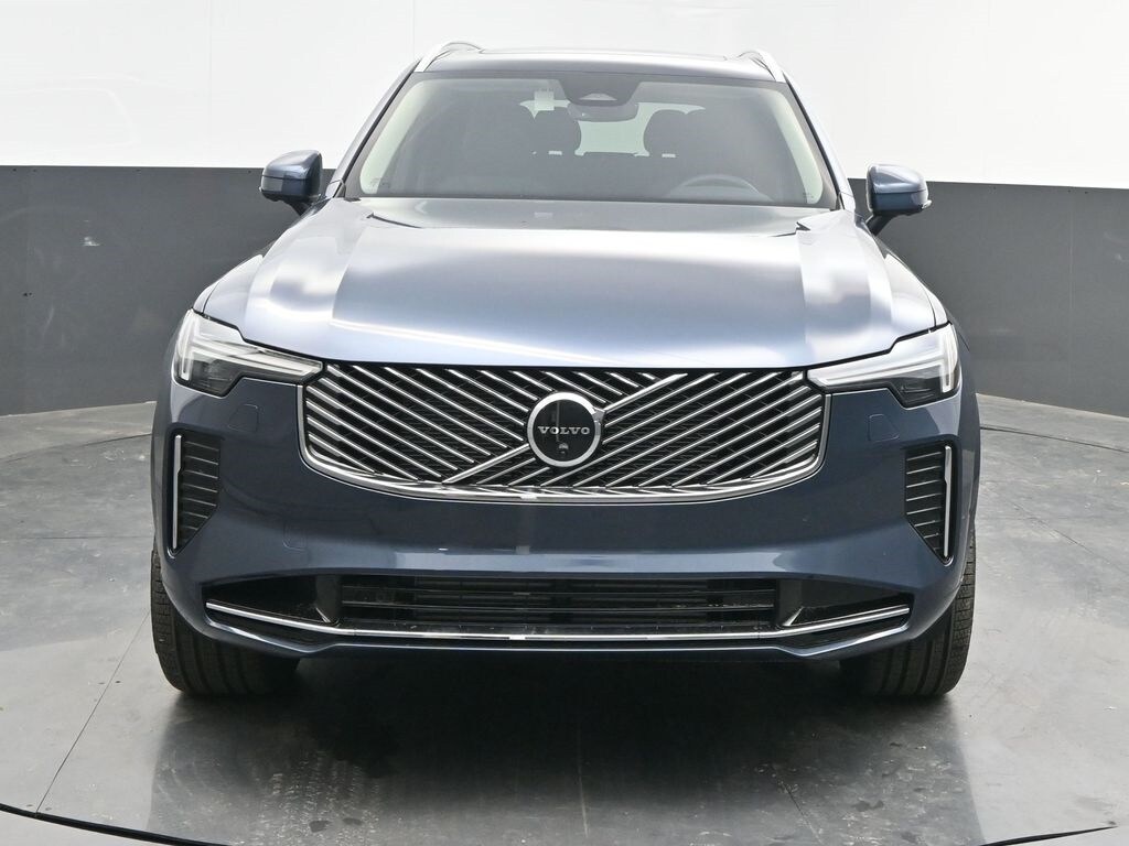 2025 Volvo XC90 T8 Plus photo 2