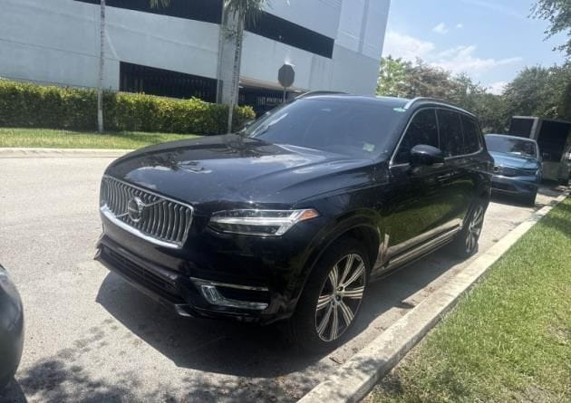 2024 Volvo XC90 B6 Plus 7-Seater Bright theme 4WD's photo