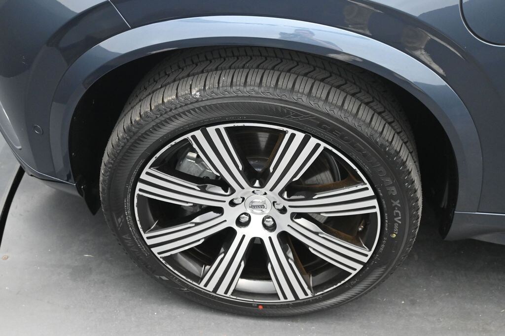 Certified 2025 Volvo XC90 Plug-In Hybrid T8 Plus SUV
