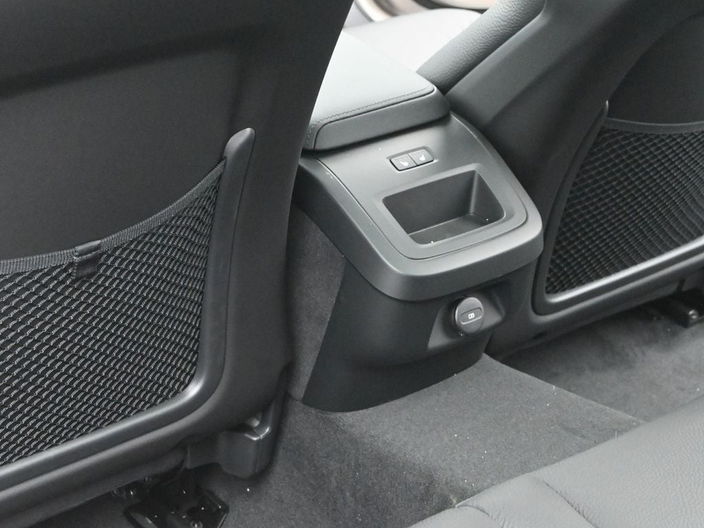 2026 Volvo V60 Cross Country Plus - Photo 28