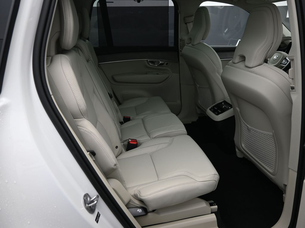 2026 Volvo XC90 Ultra - Photo 33