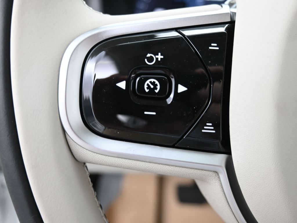 2026 Volvo XC90 Ultra - Photo 17