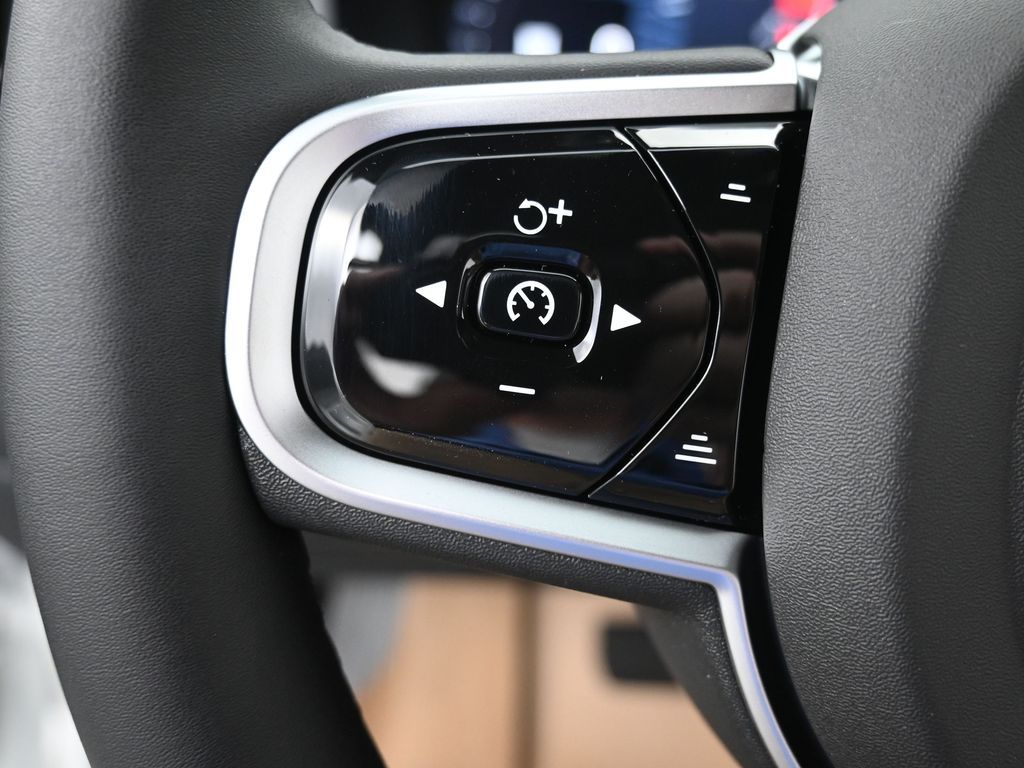 2026 Volvo XC90 Ultra - Photo 17