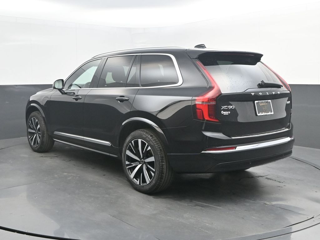 New 2026 Volvo XC90 plug-in hybrid T8 Core SUV