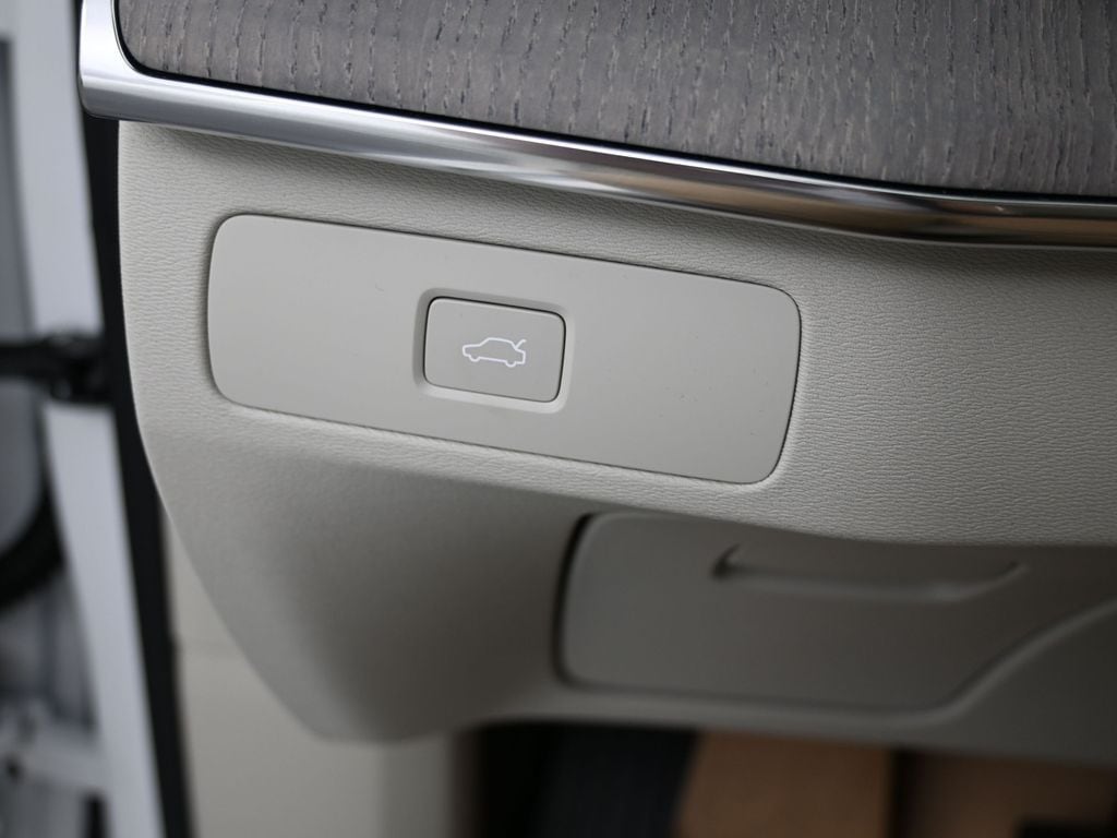 2026 Volvo XC90 Ultra - Photo 15