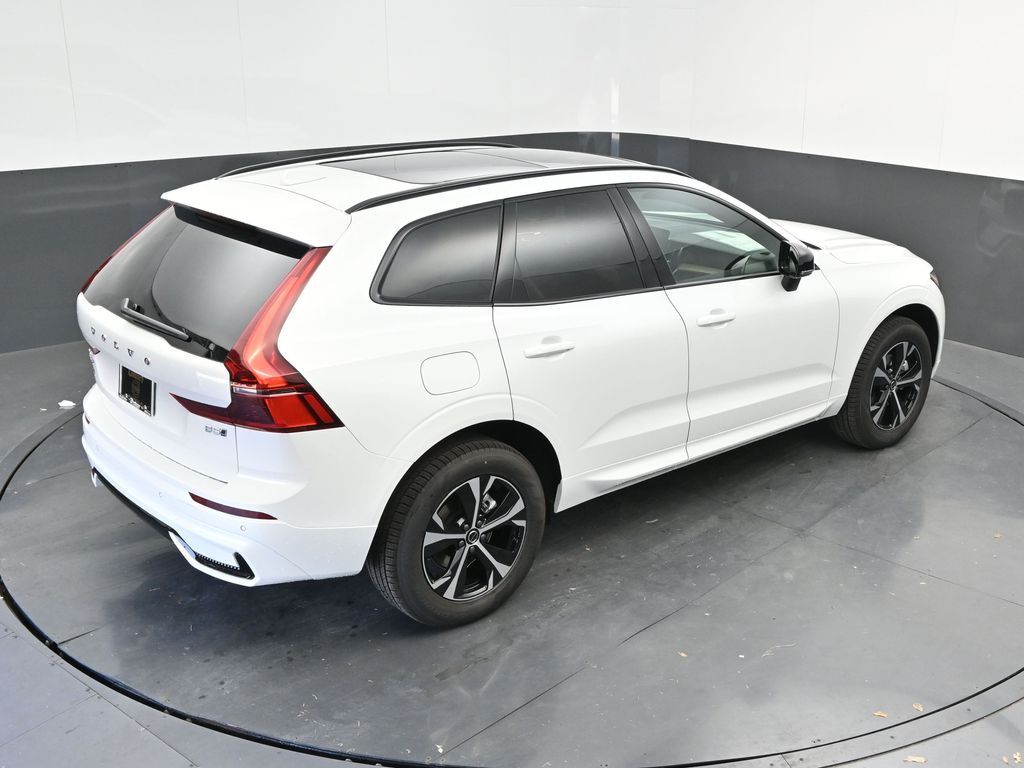 2026 Volvo XC60 Core - Photo 44