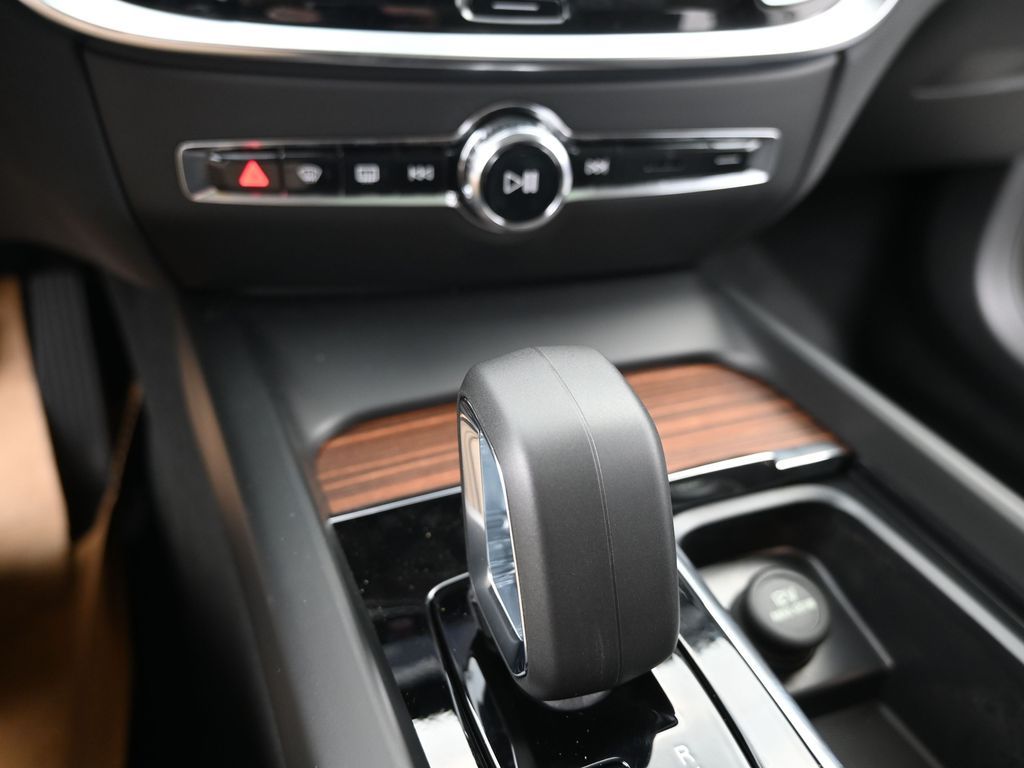 2026 Volvo V60 Cross Country Plus - Photo 22