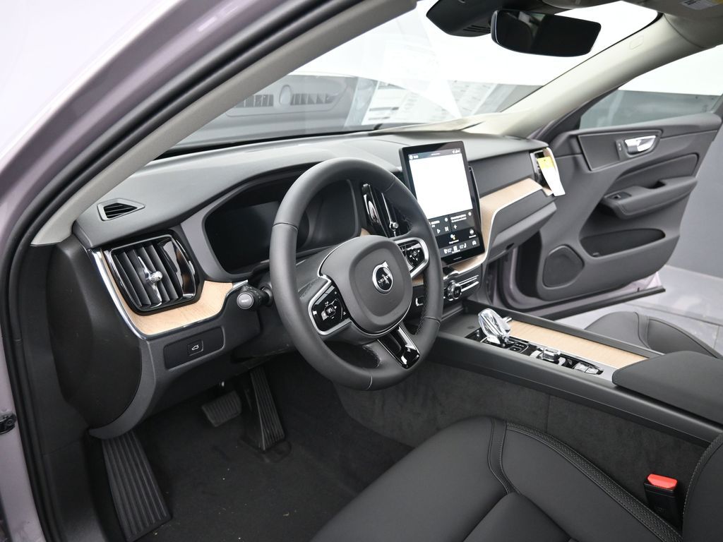 2026 Volvo XC60 Core - Photo 14