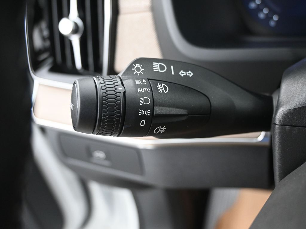 2026 Volvo XC90 Ultra - Photo 16