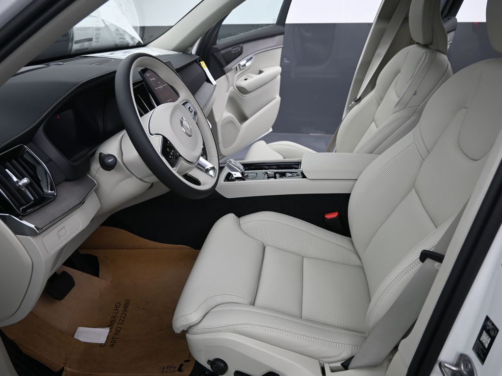 2026 Volvo XC90 Ultra - Photo 13