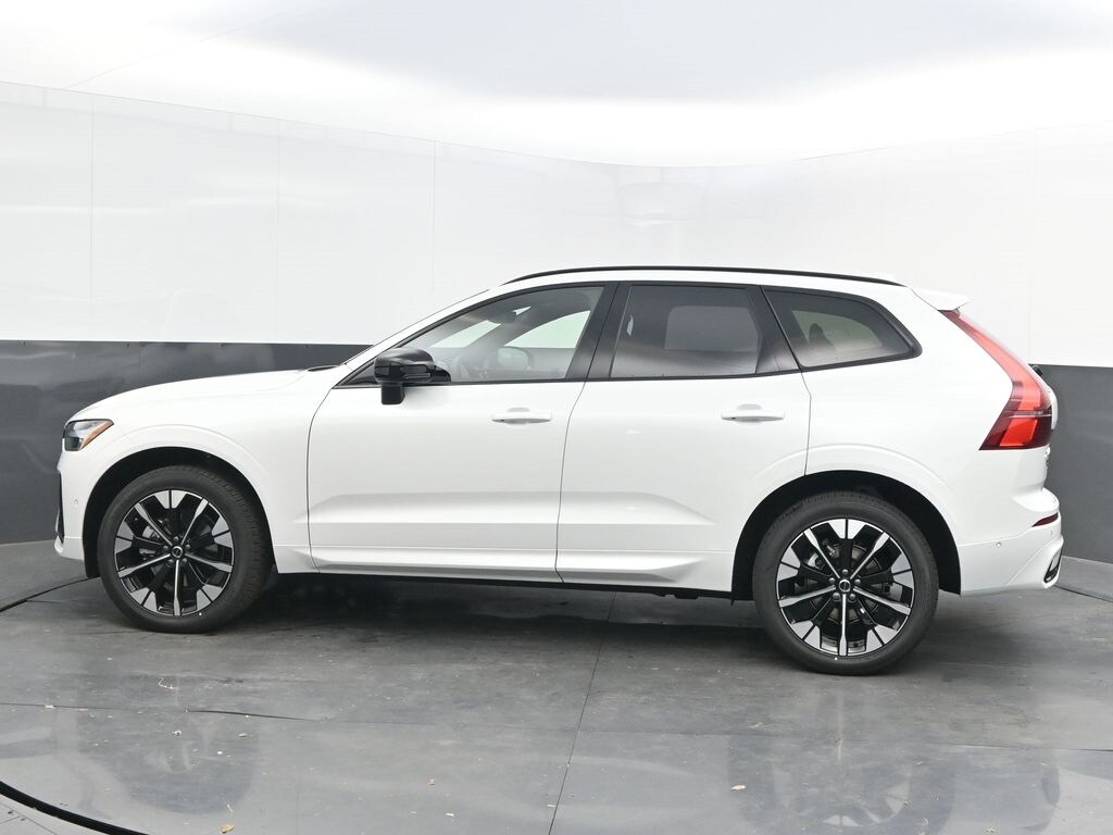2026 Volvo XC60 B5 Plus photo 4
