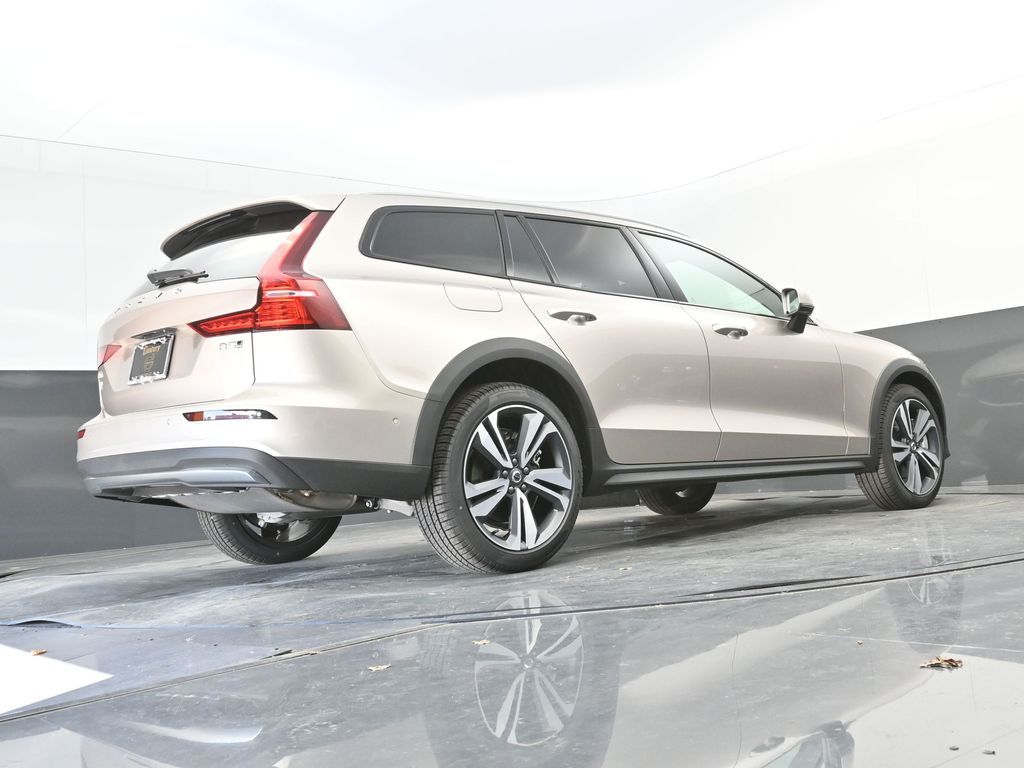 2026 Volvo V60 Cross Country Plus - Photo 44