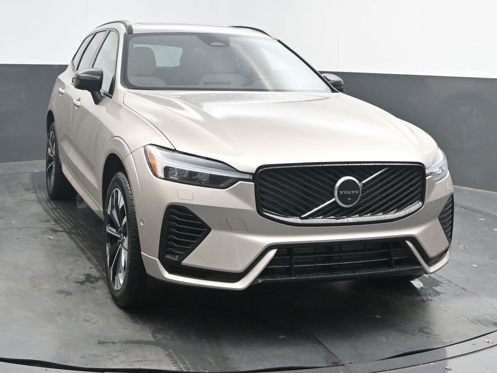 2026 Volvo XC60 Plus's photo