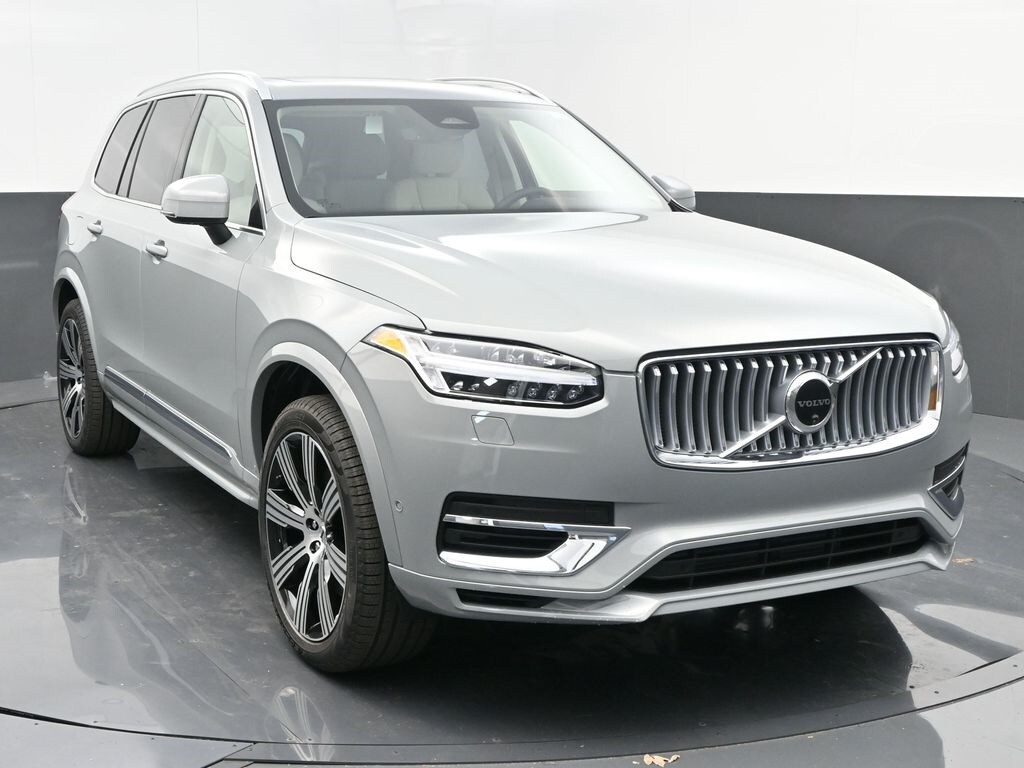 2025 Volvo XC90 T8 Plus photo 2