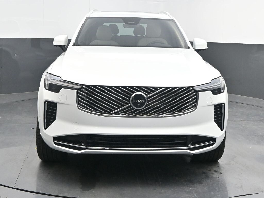 2026 Volvo XC90 B5 Ultimate photo 2