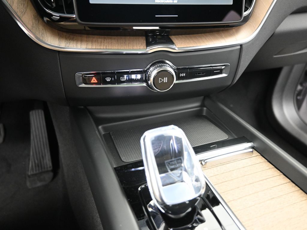 2026 Volvo XC60 Core - Photo 23
