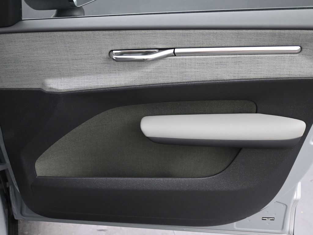 2026 Volvo EX30 Ultra - Photo 13
