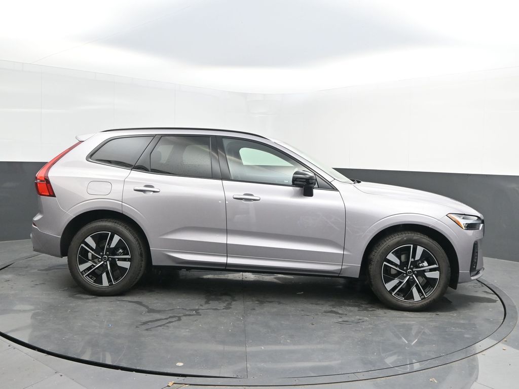 2026 Volvo XC60 Core - Photo 8