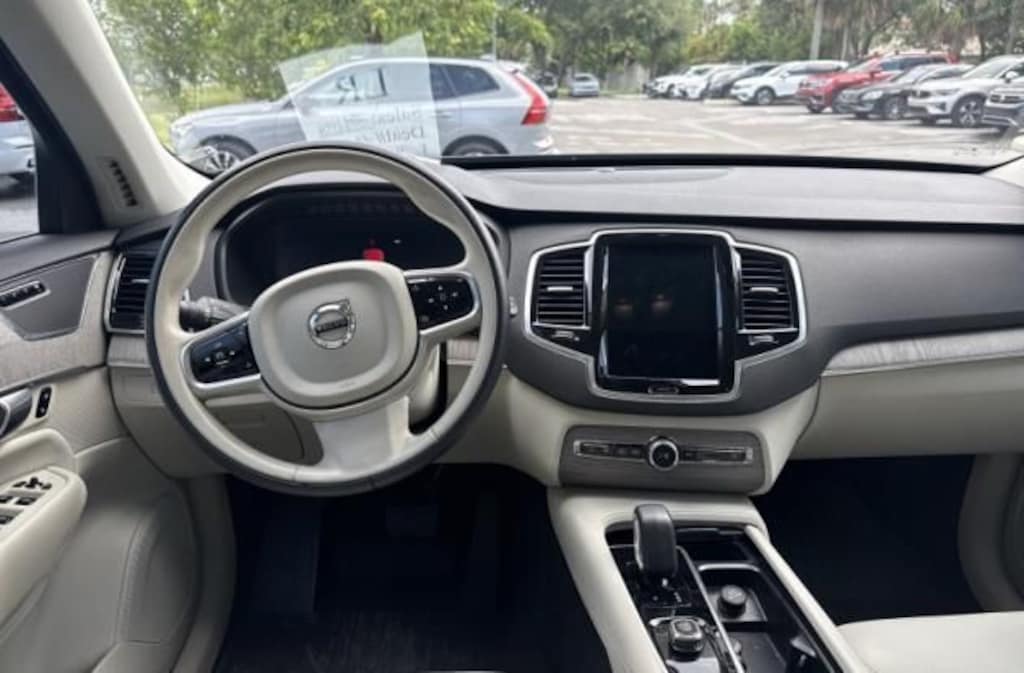 Used 2025 Volvo XC90 Plug-In Hybrid T8 Plus SUV
