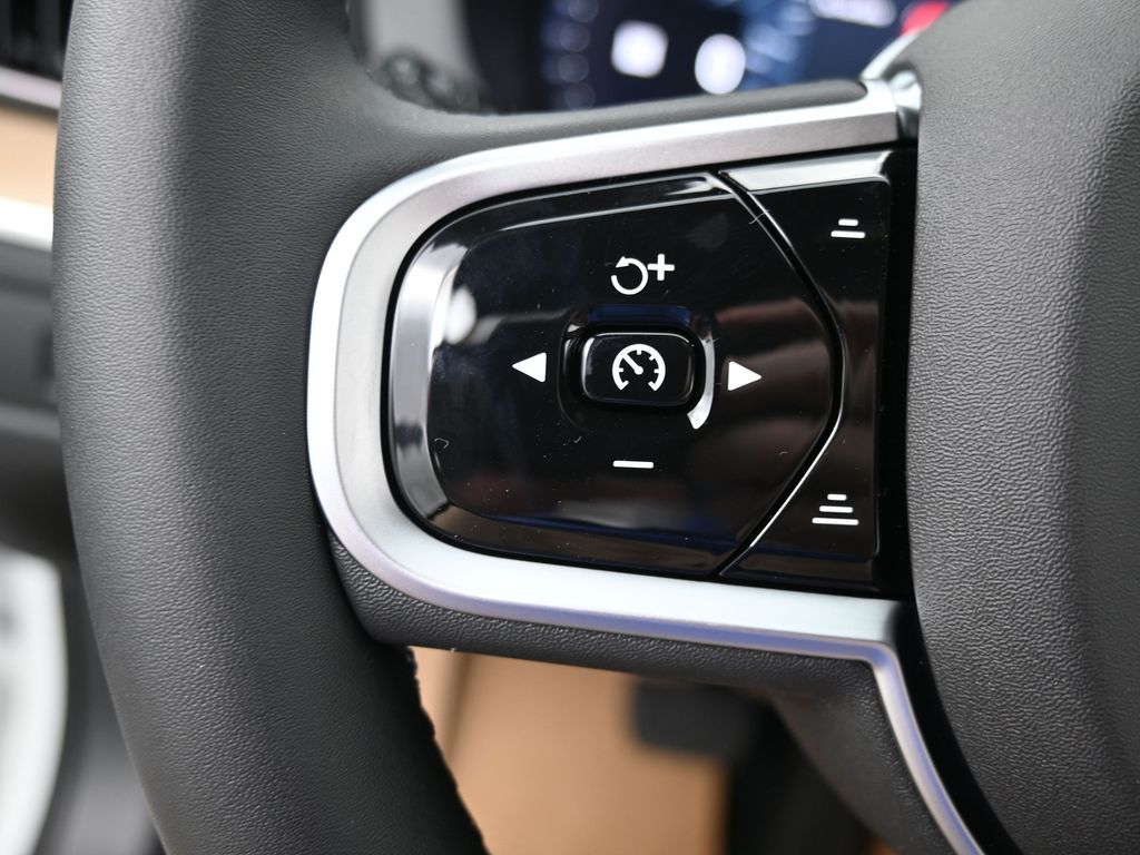 2026 Volvo XC60 Core - Photo 17