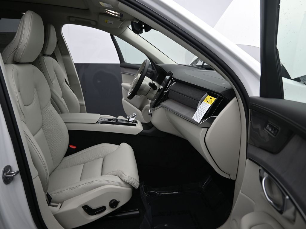 2026 Volvo XC90 Ultra - Photo 15
