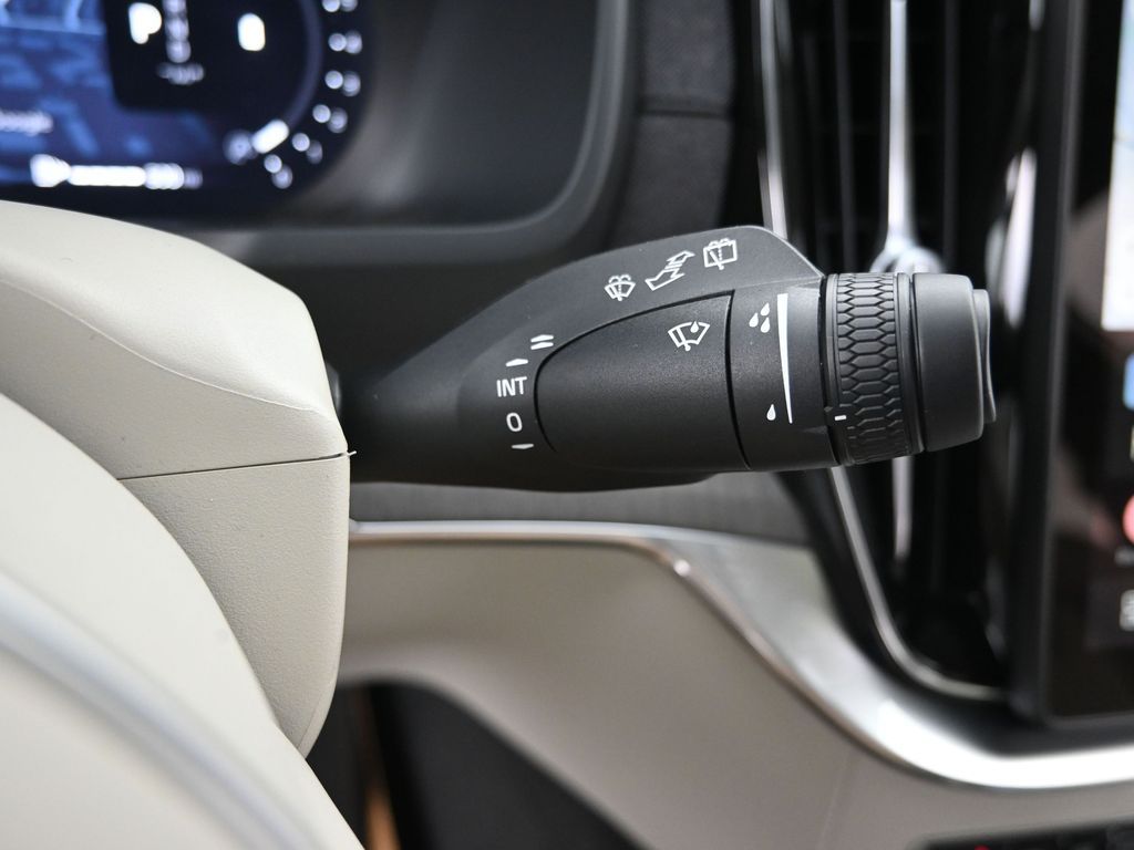 2026 Volvo XC90 Ultra - Photo 18