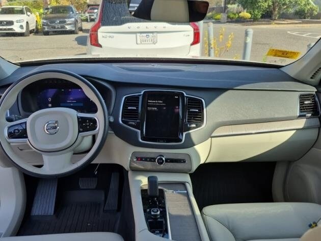 2024 Volvo XC90 Recharge T8 Plus photo 2