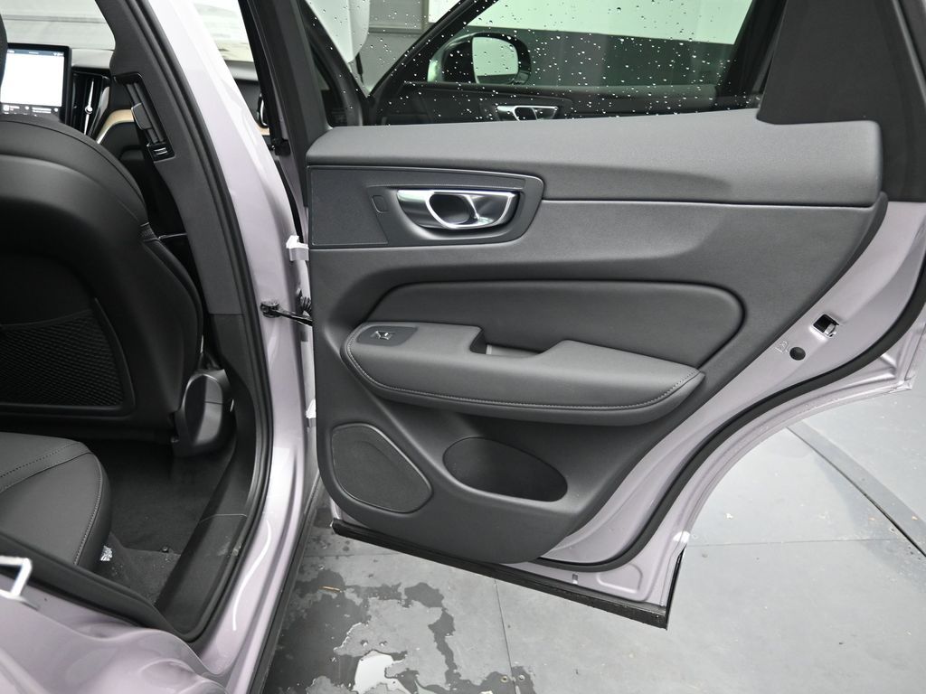 2026 Volvo XC60 Core - Photo 32