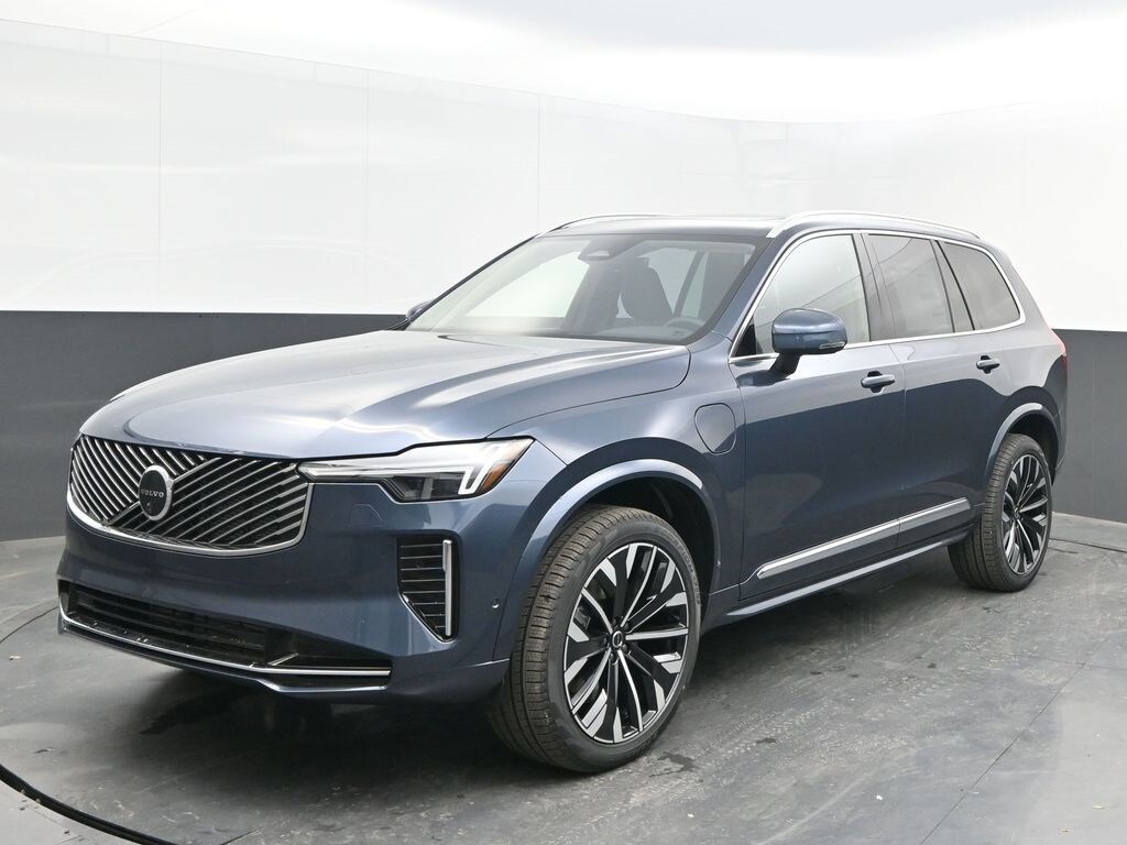 2025 Volvo XC90 T8 Plus photo 3