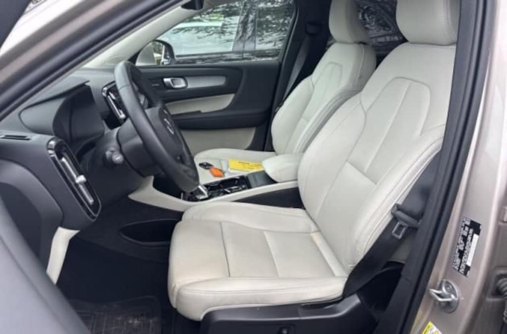 Used 2024 Volvo XC40 B5 Plus Bright Theme SUV