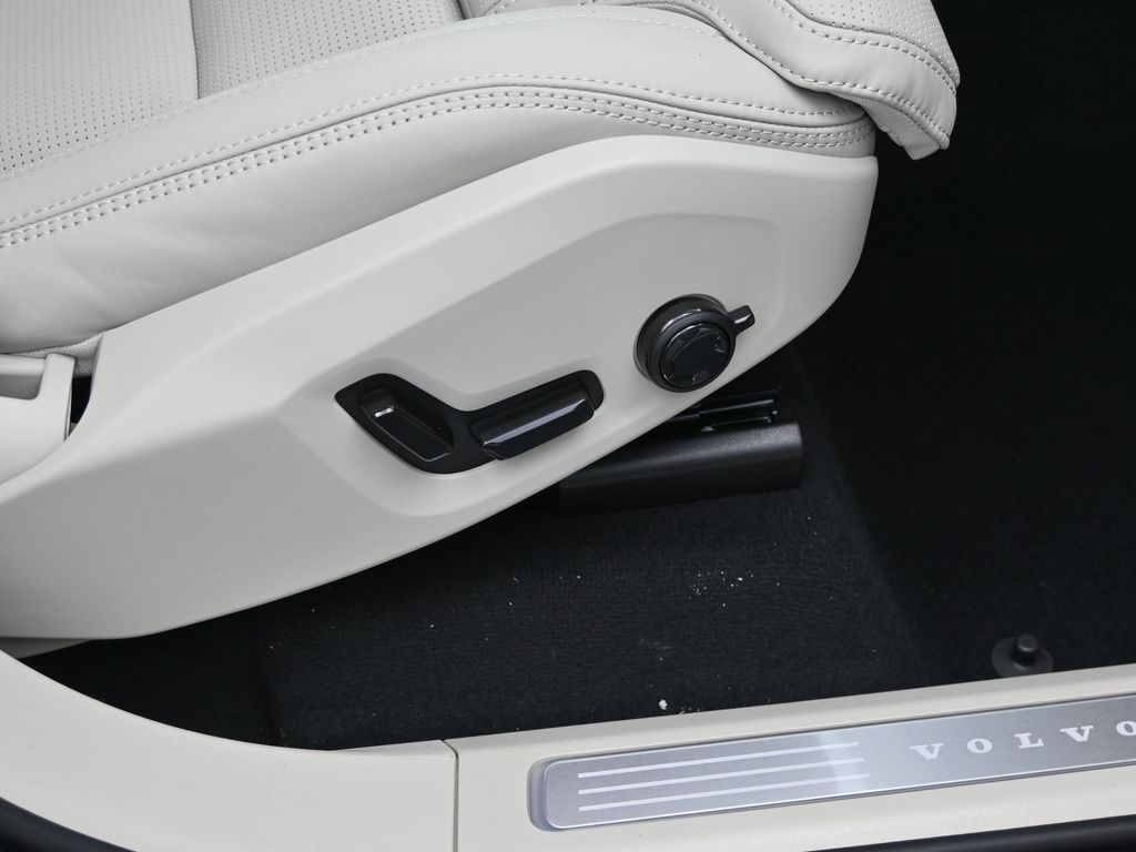 2026 Volvo XC90 Ultra - Photo 36
