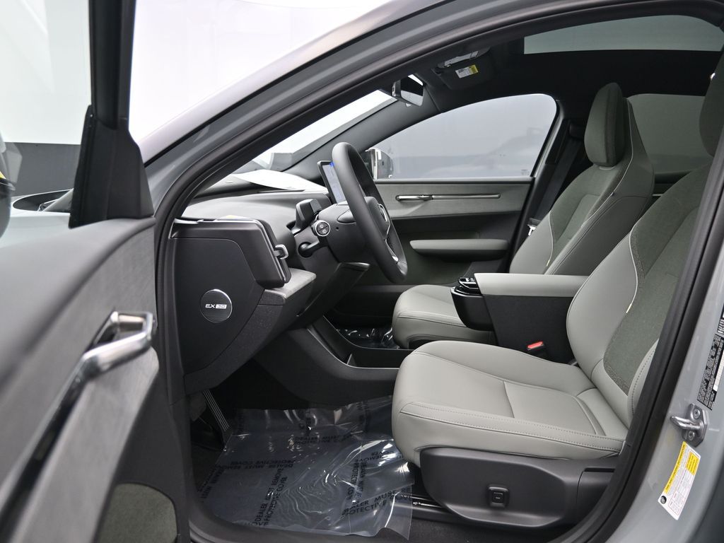 2026 Volvo EX30 Ultra - Photo 11