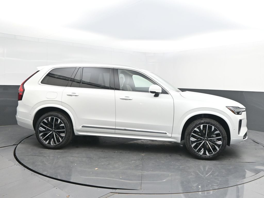 2026 Volvo XC90 Plus - Photo 8